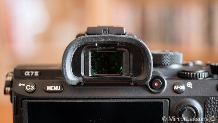 close-up on the Sony A7 3 viewfinder